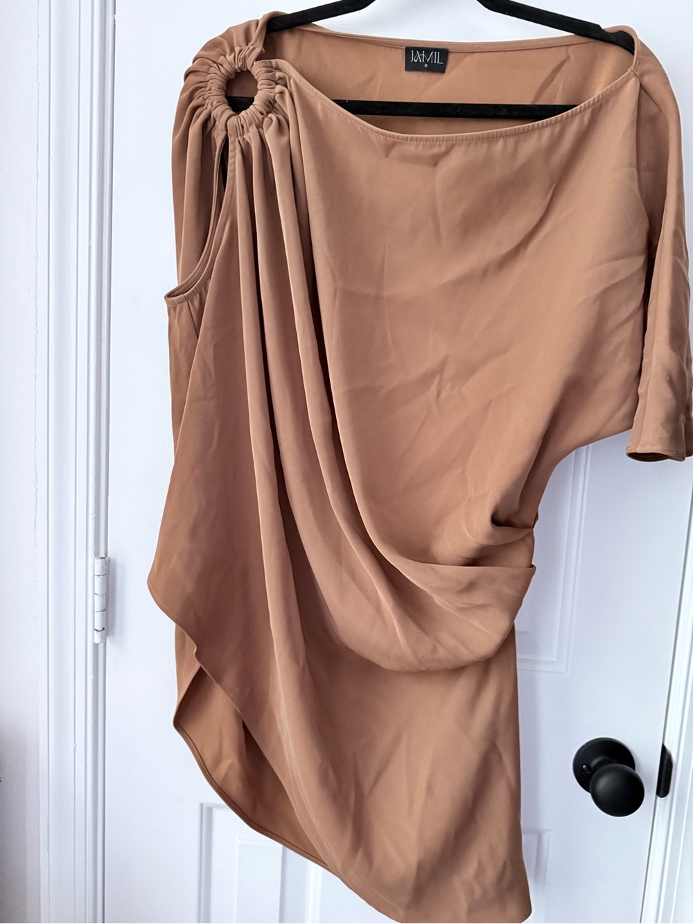 JAMIL Elegant Brown One-Shoulder Draped Tunic